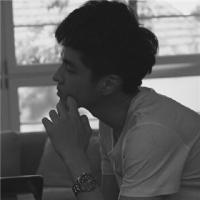 战磕美人 嘴角上翹45°讓[微