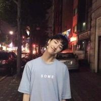 别哭别难过别一个人 一个人的世界，安静的