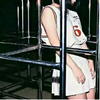 心事难懂毕竟你我不同.  ? 没有人会永远为你一个