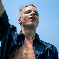 European and American male. 你是我孤单里最妖娆的