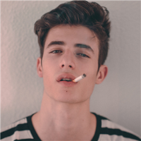 European and American male. 你是我孤单里最妖娆的