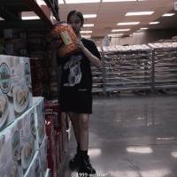 囚七 请原谅我每天都要像你