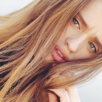 morning 谁抚我一丝秀发，谁欠