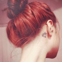 烈酒° 有些面具戴得太久，就