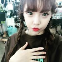 少女 偶尔回头是为了更好的