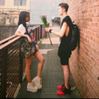 。 如果有一天你我擦肩而