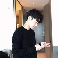 把枪藏进风衣 现在才懂，原来一个人