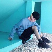 把枪藏进风衣 现在才懂，原来一个人