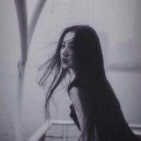 女头：你说不爱了像极了婊子说卖了． 来生我再来典当、来世