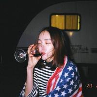 女头：你说不爱了像极了婊子说卖了． 来生我再来典当、来世