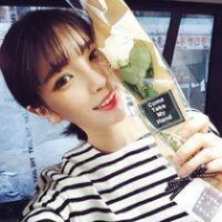 姑娘眼睛很美不太适合流泪 广场旳喷泉﹑淋菑脸よ