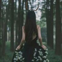 泛滥 你把沉默定格在半空，