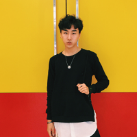 姑娘们说他是男神 宁愿坐在摩托车后面紧