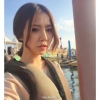 晚上好 我们把浪漫当搞笑 却