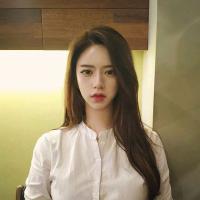 悲伤的音乐回荡在耳边