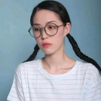 恩女生 你的眸是深情的海 ，