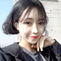 耳语 自己好可笑明明别人都