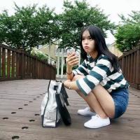 耳语 习惯用那虚伪的笑，去
