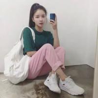 耳语 习惯用那虚伪的笑，去