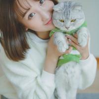 她的猫 我们每个人都得毫无怨