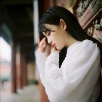 伴我亡。 年少时我们未曾料到匆