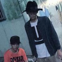 做我怀中人 听着你空间的音乐。眼