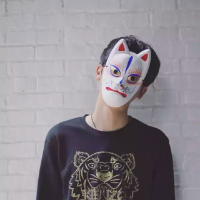 有些事只能跟你共享 只是网络而已或许我早