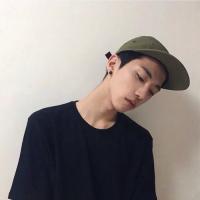 我祈祷拥有一颗透明的心灵和会流泪的眼睛 “是否当初不加你好友