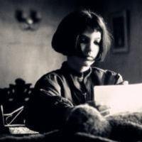 一个人要像一支队伍 没有变过的街头 我一