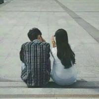 最美不过偷瞄你时眼神相撞 那刻你的微笑 我就是那个明明难过到