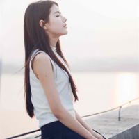 爱与诚。 有一天那个人走进了你