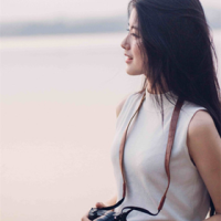 爱与诚。 有一天那个人走进了你