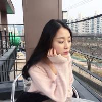 婪瘾。 独自在角落喝的酩酊大