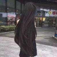 多少浅浅淡淡的转身 是旁人看不懂的情深 开头陌生，结尾更陌生