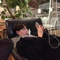 何思佳 何思佳 所有人都问我你究竟是