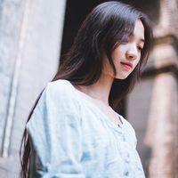 微风很轻柔。 像个路人看你生活 心
