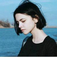 毕竟我不是她，没有你爱的样子。 做过的每场梦爱过的每