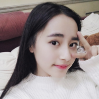 音讯 醉的人们举起酒杯，笑