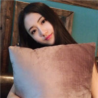 音讯 醉的人们举起酒杯，笑