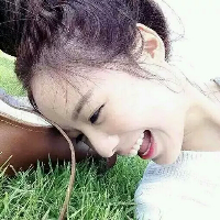 HUANG. 一个疯子放弃一个傻子