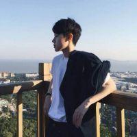 我有太多的情绪却没适当的表情 伱 們 把 我 の“