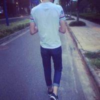 背影男头 最合适你的人，是不需