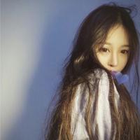“我会就此放下往事 管他过去有多美 不回头 我只是怀念曾经，却忘