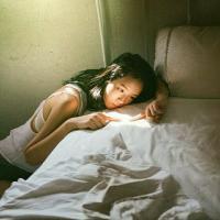 固执 现实不能改变 就得先
