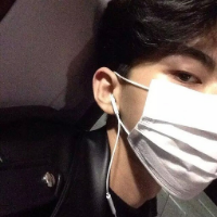 厌腻情话 别熬夜等人了手机砸到