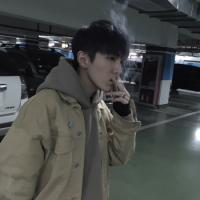 占有欲与你 蜷缩在墙角下欣赏空气