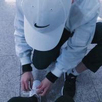 向北. 日光独自倾城却少了旧