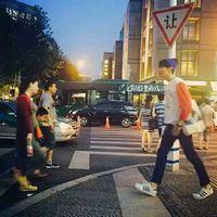 帅的没朋友 = = 怕你被别人喜欢 更怕