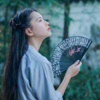 人来人往花开花落 总是让思念和你扯上关