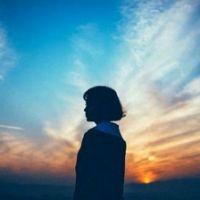 一生有一场不醒的梦。 你继续泛滥 我继续浪